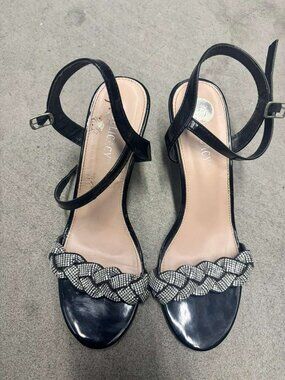 Delicacy Black Rhinestone Braided Strap Sandals Ankle Buckle Heels Size 9